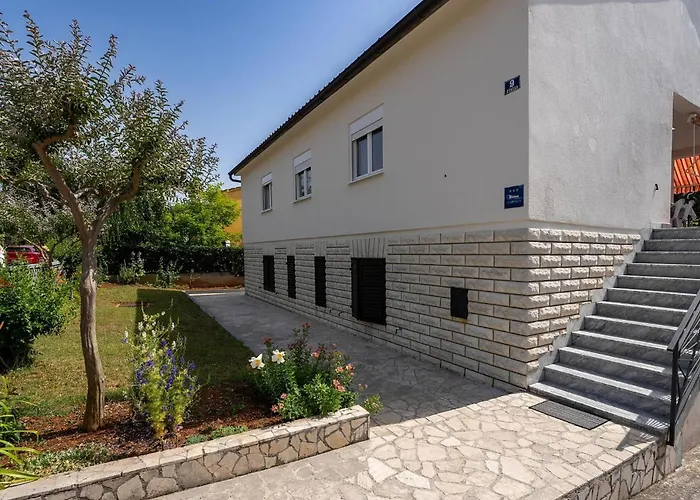 App Laura Tatil Evi *