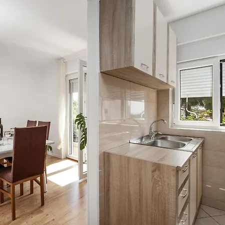 Vakantiehuis App Laura Poreč