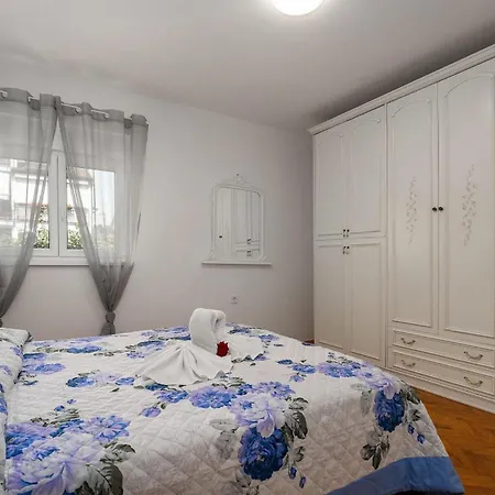 App Laura Vakantiehuis Poreč